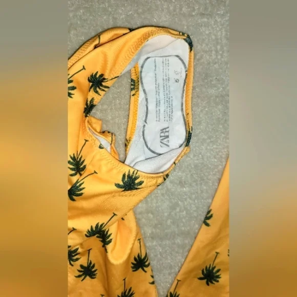 ZARA Girls UPF 50 Yellow BLK Swimsuit Bathing Suit SIZE 6/7 - Picture 3 of 5